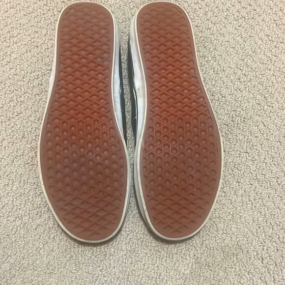 Men’s Vans Cherry - Picture 3 of 3